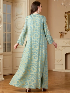 Robe maxi Abaya bleu clair élégante avec motif floral doré et manches longues