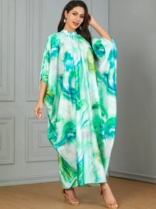 Robe longue caftan élégante à manches chauve-souris et imprimé marbre vert chic