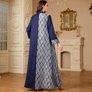 Robe Abaya élégante à couleurs contrastées avec motif losanges et manches longues femme