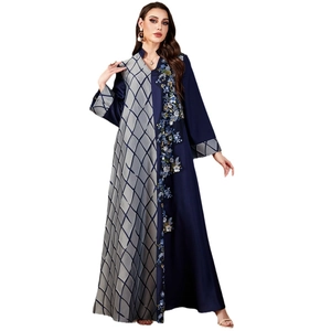 Abaya élégante à manches longues avec patchwork contrasté et broderie florale femme