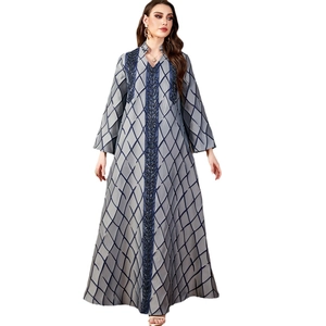 Elegant V-neck long-sleeved maxi dress with blue sequins and jacquard patterns