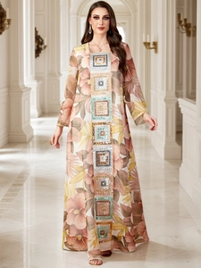 Robe longue caftan bohème à imprimé floral avec broderie de paillettes et col carré