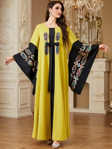 Modest Women Kaftan Abaya Long Dress Sequin Embroidery Contrast Color Trumpet Sleeve Jalabiya Middle Eastern Muslim Robe