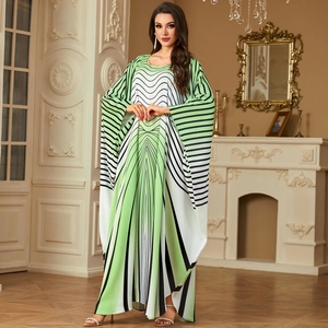 Elegant green geometric print batwing sleeve kaftan maxi dress for women