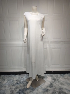 Sleeveless white knit maxi dress with a round neck in a minimalist straight-cut design