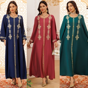 Robe Abaya Kaftan Musulmane pour Femmes Élégante Broderie d'Or Manches Longues Maxi Robe de Soirée en Satin Ethnique