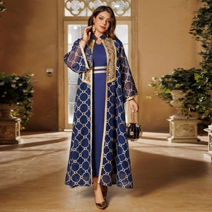 Damen langes Kleid Set in Dunkelblau mit transparenter Strickjacke und Goldstickerei