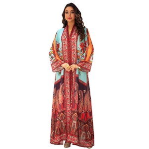 Robe longue kaftan ethnique à imprimé paisley avec manches longues et col en V coloré
