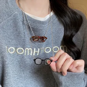 Creative Round Glasses Pendant Necklace Vintage Resin Spectacles Alloy Long Sweater Chain For Women Niche Style