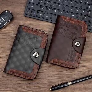 Cartera vertical para hombre con diseño retro grabado y cierre de botón metálico
