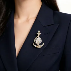 Nautical Anchor Brooch For Women Gold Plated Copper Ship Wheel Brooch With Rhinestone Fashion Jewelry Suit Accessory