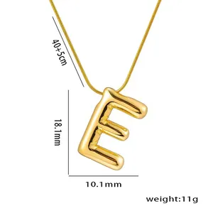 Detailed technical view of the golden 3D bubble letter E necklace with precise dimensions