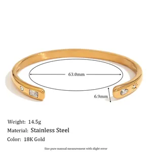 Bracelet jonc minimaliste en acier doré 18K avec zircons géométriques et étoiles