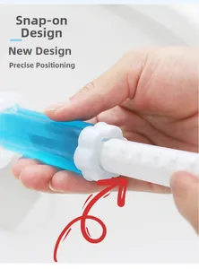 Detalle del aplicador de gel para inodoro con ranuras de posicionamiento para flores