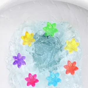 Bloemvormige toiletgel stempels in zes kleuren voor reiniging en geurbestrijding in de wc