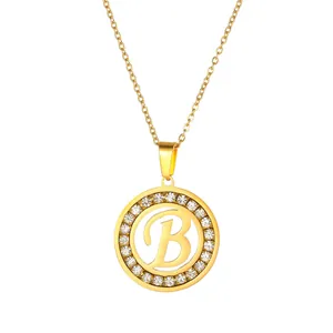 Collana in acciaio inossidabile dorato con ciondolo lettera B e zirconi scintillanti