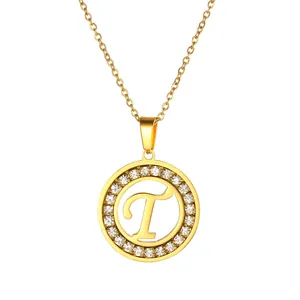 Collana in acciaio inossidabile dorato con ciondolo rotondo in cristallo e lettera T