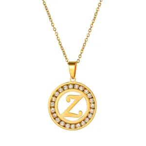 Elegante collana in acciaio dorato con ciondolo rotondo con zirconi e lettera Z