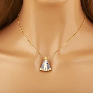 Collier en or 18K avec pendentif religieux en émail bleu sur chaîne vénitienne