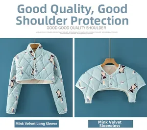 Close-up of quilted light blue m貂绒 shoulder warmer with cute fox pattern and thick fleece lining