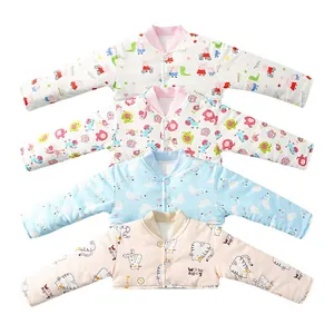 Coprispalle imbottito per neonati con graziose stampe di animali per l'inverno