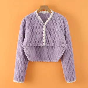 Thickened purple plush shoulder warmer for women with lace trim and v-neck design