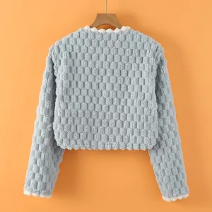 Thickened light blue shoulder warmer with square texture and white wavy trim decor