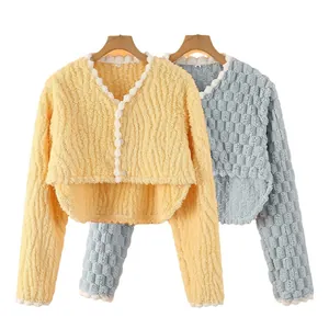 Thick flannel shoulder protector shawl with wave and check patterns for winter warmth