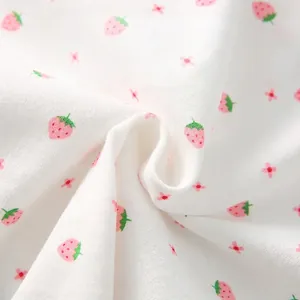 Breathable cotton shoulder wrap with strawberry print for summer air conditioning