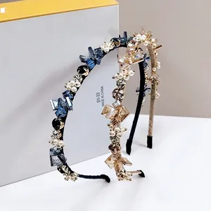 Serre-têtes élégants en cristal perlé avec strass multi-facettes et perles blanches