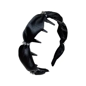 Serre-tête élégant en satin noir avec cristaux brillants et dents antidérapantes