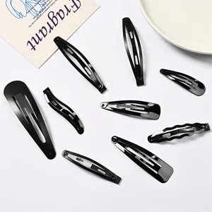 Conjunto detallado de pinzas para el cabello de metal negro mate en varias formas