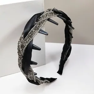 Eleganter schwarzer Stoffhaarreif mit Kristallbesatz und integrierten Haarklemmen