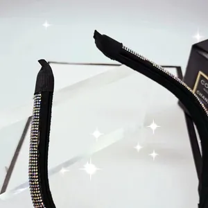 Serre-tête large noir scintillant avec strass et rembourrage en cristal élégant