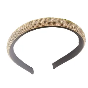 Serre-tête rembourré pour femmes orné de strass champagne denses sur un bandeau large