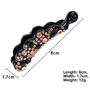 Détail de la pince banane 8cm avec strass colorés et dimensions du produit