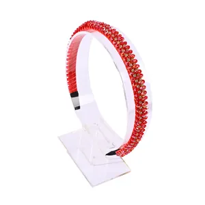 Elegante dunne haarband met rode kristallen kralen voor dames met antislip ontwerp