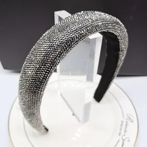 Serre-tête rembourré en strass pour femme avec cristaux gris et doublure en velours noir