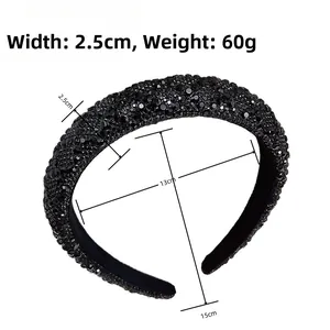 Tabla de medidas de diadema negra con cuentas que muestra ancho 2,5cm y peso 60g