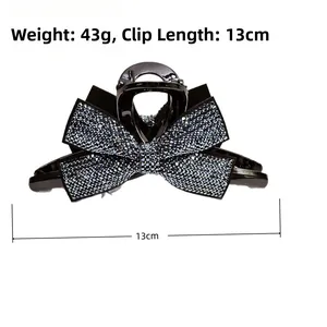 Détail de la pince à cheveux nœud en cristal de 13 cm et 43 g pour les cheveux épais