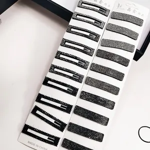 Funkelnde schwarze Strass-Haarspangen-Set auf Display-Karten für Damen-Haarstyling