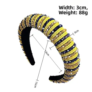 Détail montrant la largeur de 3 cm et le poids de 88 g du bandeau perlé artisanal