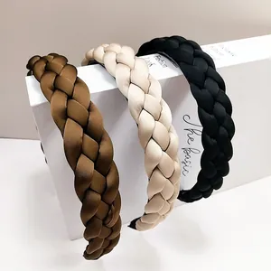 Serre-tête tressé rembourré en café, beige et noir pour une coiffure élégante