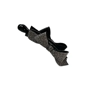 Barrette banane noire élégante avec strass scintillants en forme de nœud papillon