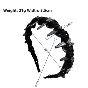 Détail du serre-tête papillon en strass montrant le poids 21g et la largeur 3,5cm