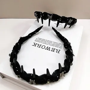 Serre-tête tressé noir élégant avec papillon en strass et dents de peigne antidérapantes