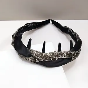 Geflochtenes schwarzes Satin-Stirnband mit silbernen Strasssteinen und Haarkamm-Zähnen