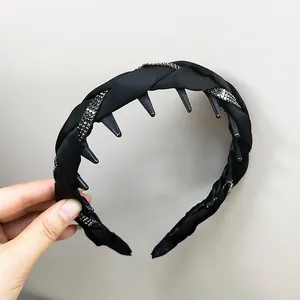 Diadema trenzada negra elegante con diamantes de imitación y dientes antideslizantes