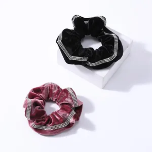 Coleteros elegantes de terciopelo con diamantes en negro y rosa palo para el pelo