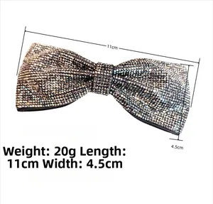 Détail de la pince à cheveux noeud en cristal avec dimensions 11cm sur 4.5cm